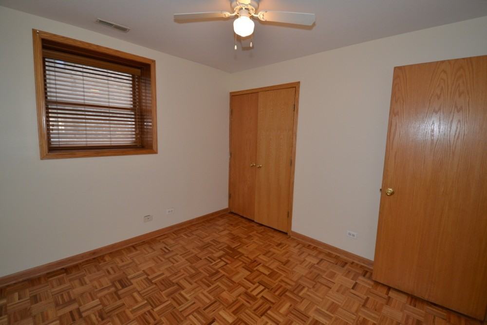 4043 N Sheridan Rd - Photo 7 of 12