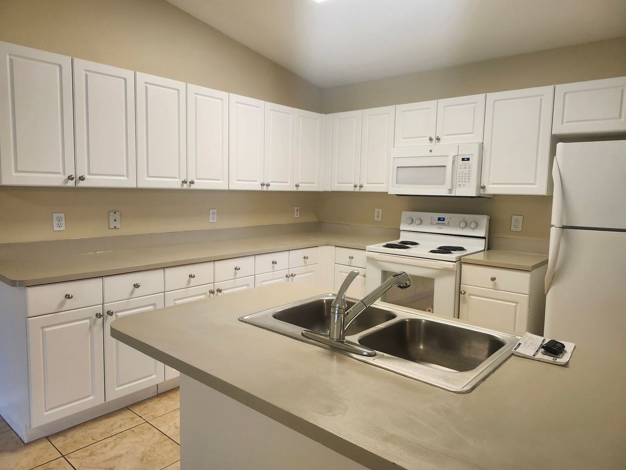 415 Ne 25th Ave - Photo 6 of 21