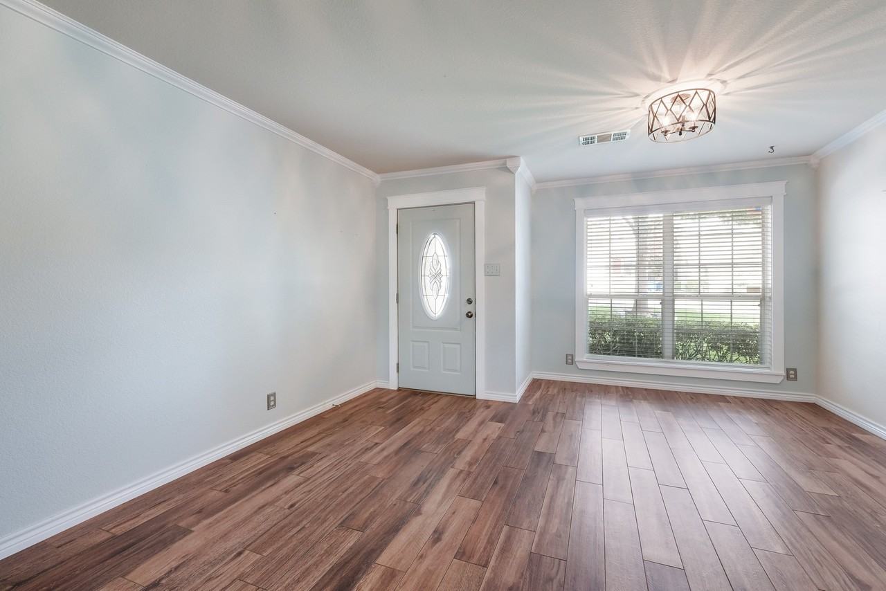 8010 Santa Catalina - Photo 5 of 28