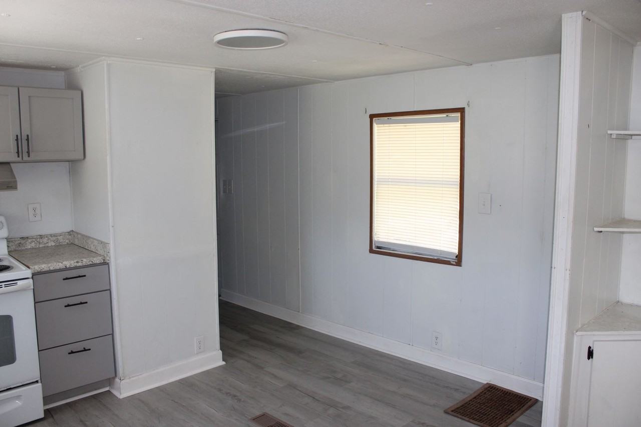 938 Sunset Dr #C - Photo 6 of 16