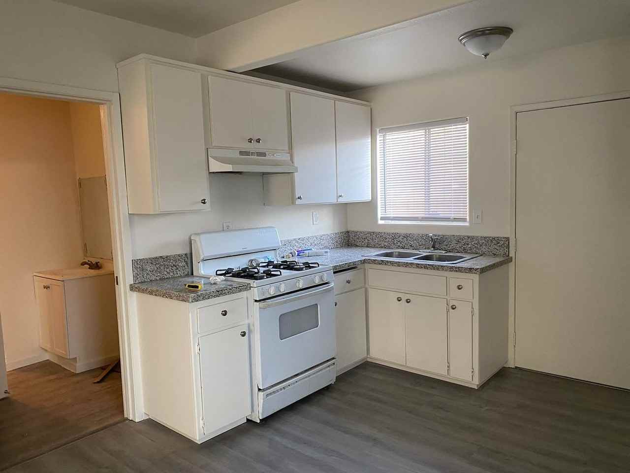 207 E Sequoia Ave - Photo 3 of 7