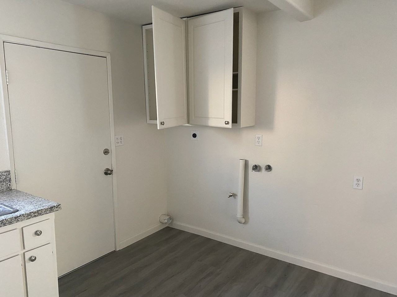 207 E Sequoia Ave - Photo 4 of 7