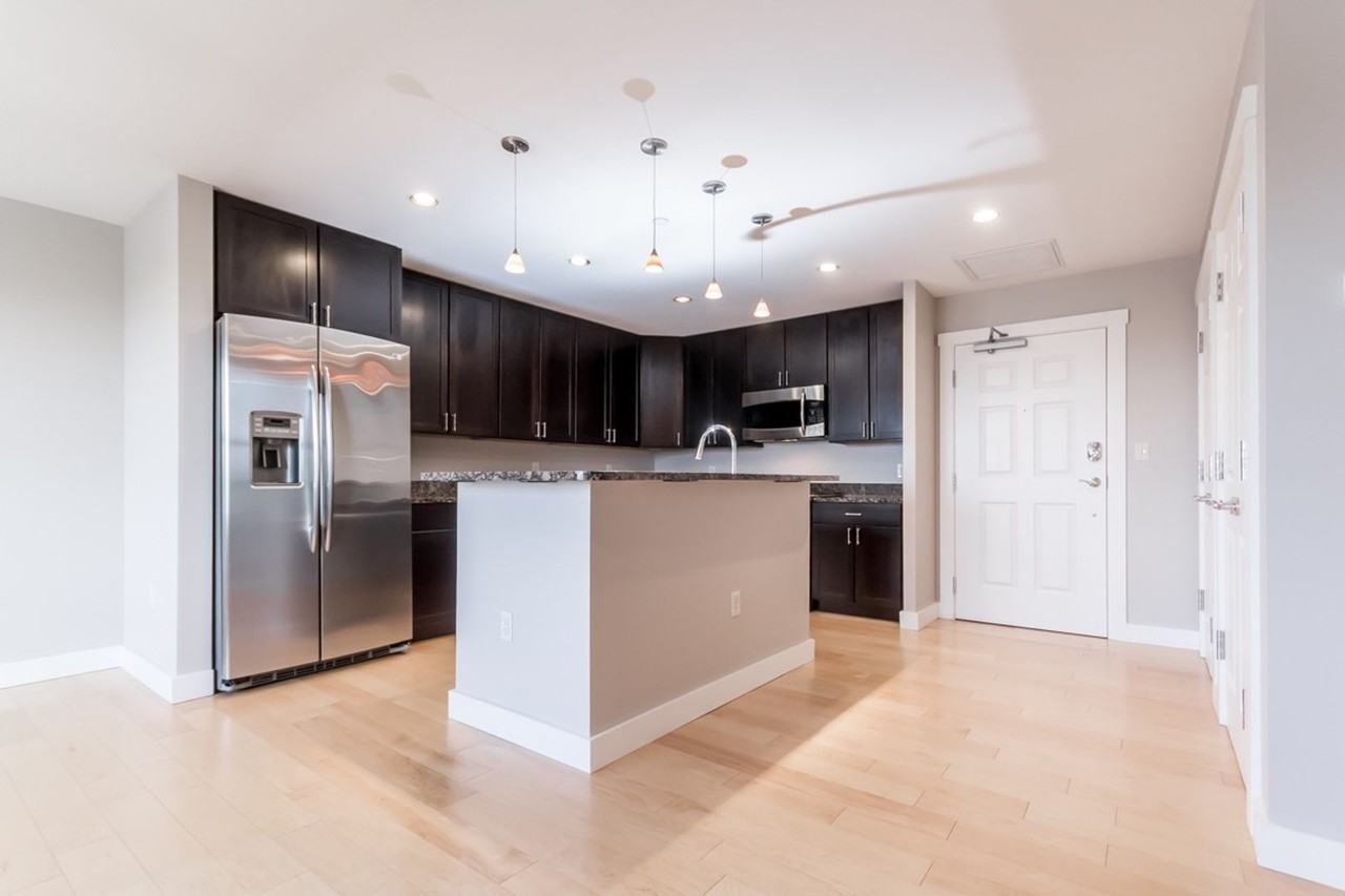 207 Fore St #3 - Photo 2 of 27