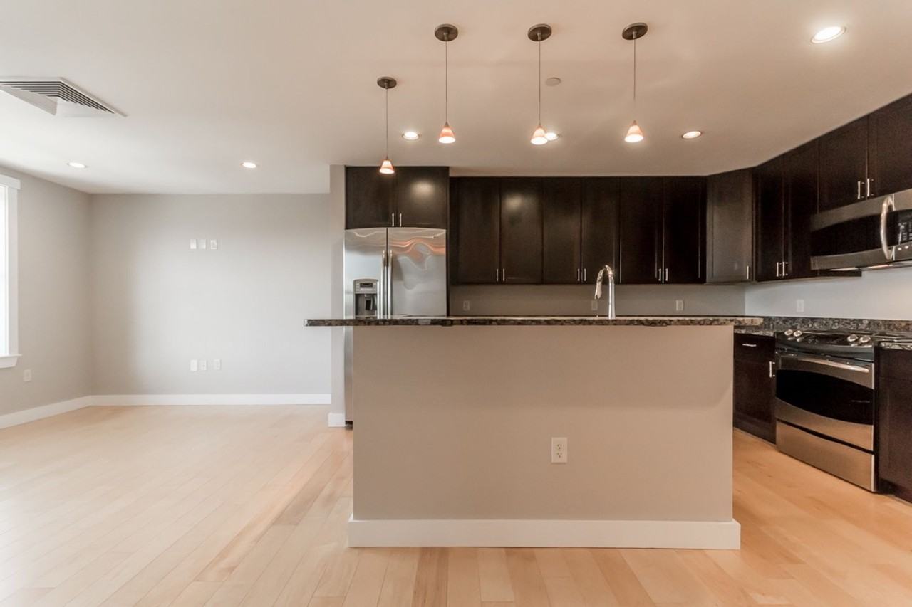 207 Fore St #3 - Photo 6 of 27