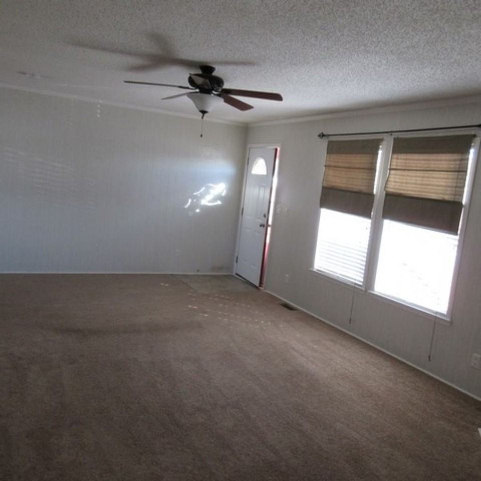 123 Magnolia Gardens Dr - Photo 3 of 13