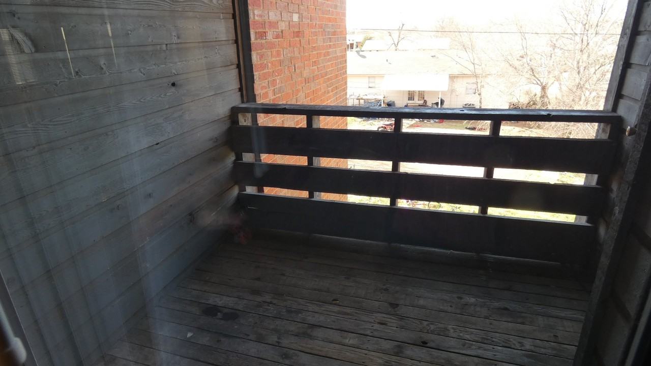 4034 Nw Ozmun Ave - Photo 4 of 19