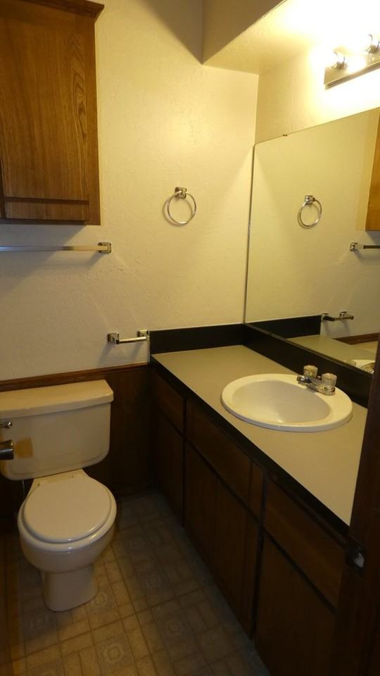 4034 Nw Ozmun Ave - Photo 7 of 19
