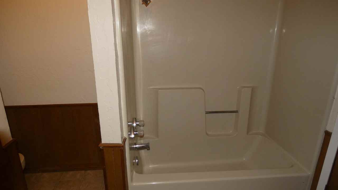 4034 Nw Ozmun Ave - Photo 6 of 19