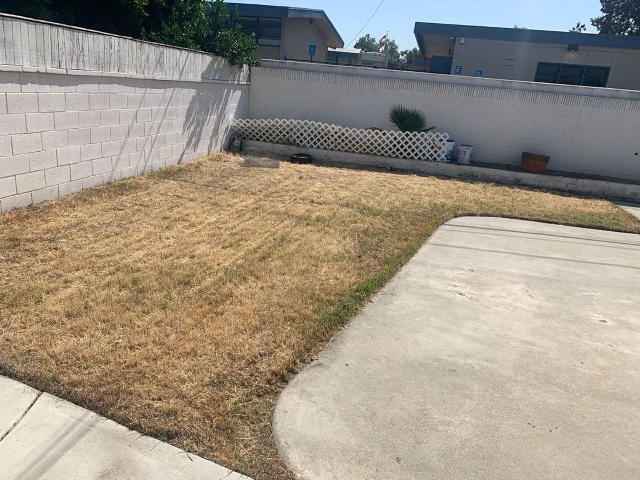 4622 N Fircroft Ave - Photo 3 of 36