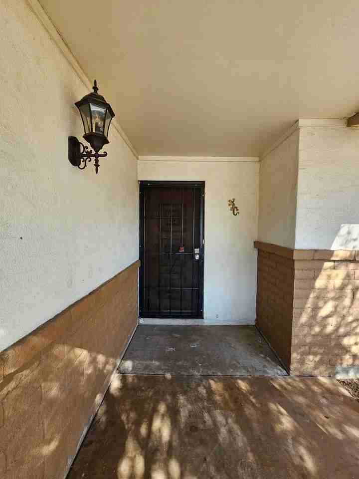 4644 W Sunnyside Ave - Photo 3 of 50