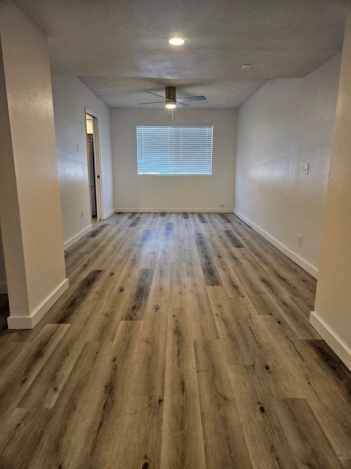 4644 W Sunnyside Ave - Photo 4 of 50