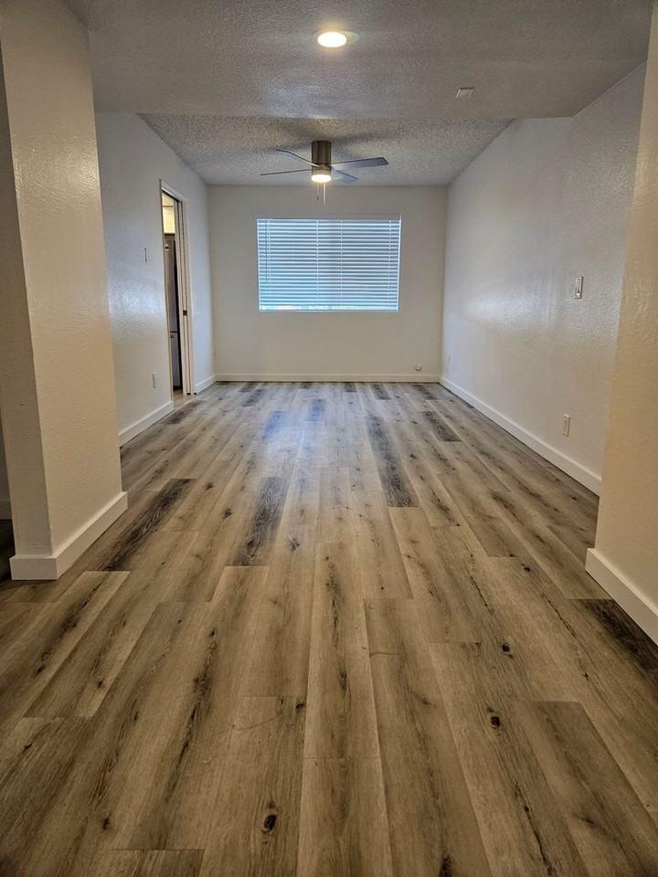 4644 W Sunnyside Ave - Photo 5 of 50