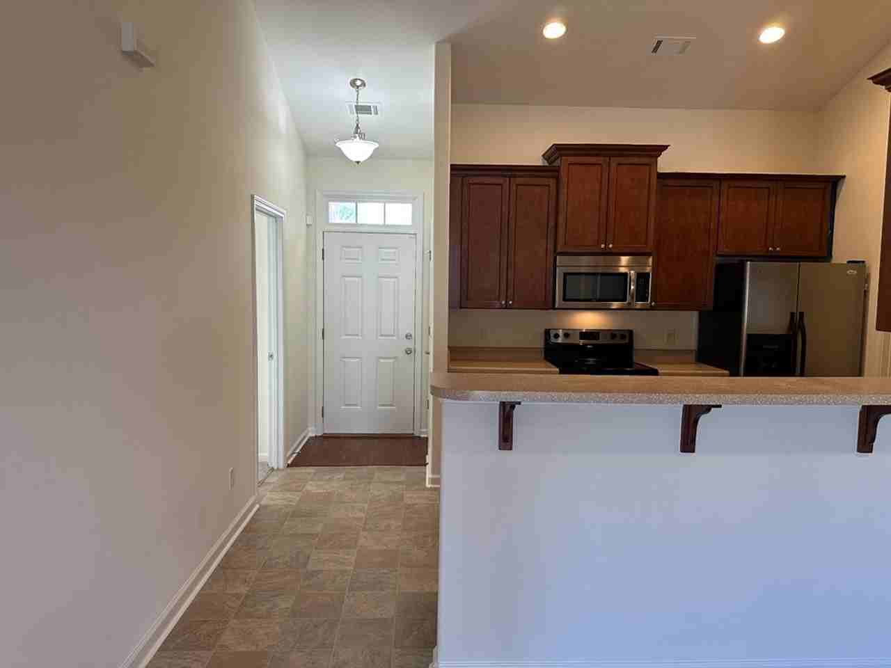 20 Wesleyan Dr - Photo 3 of 36