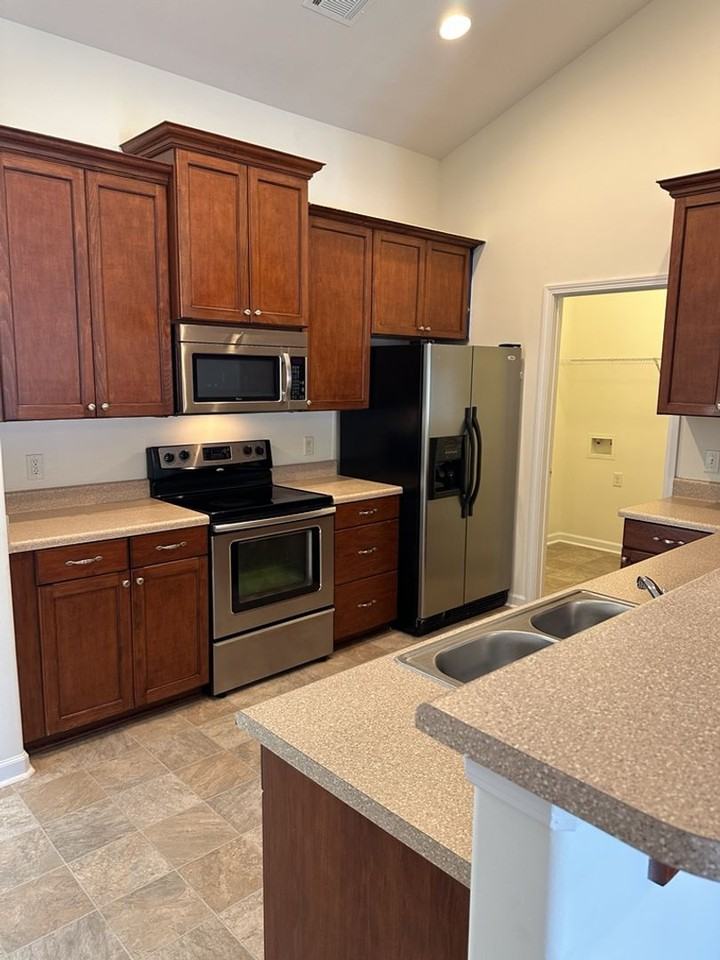 20 Wesleyan Dr - Photo 6 of 36