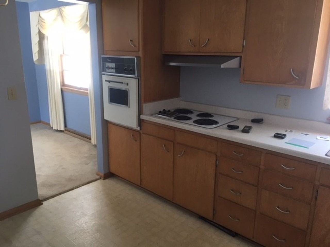 3347 State St - Photo 5 of 12