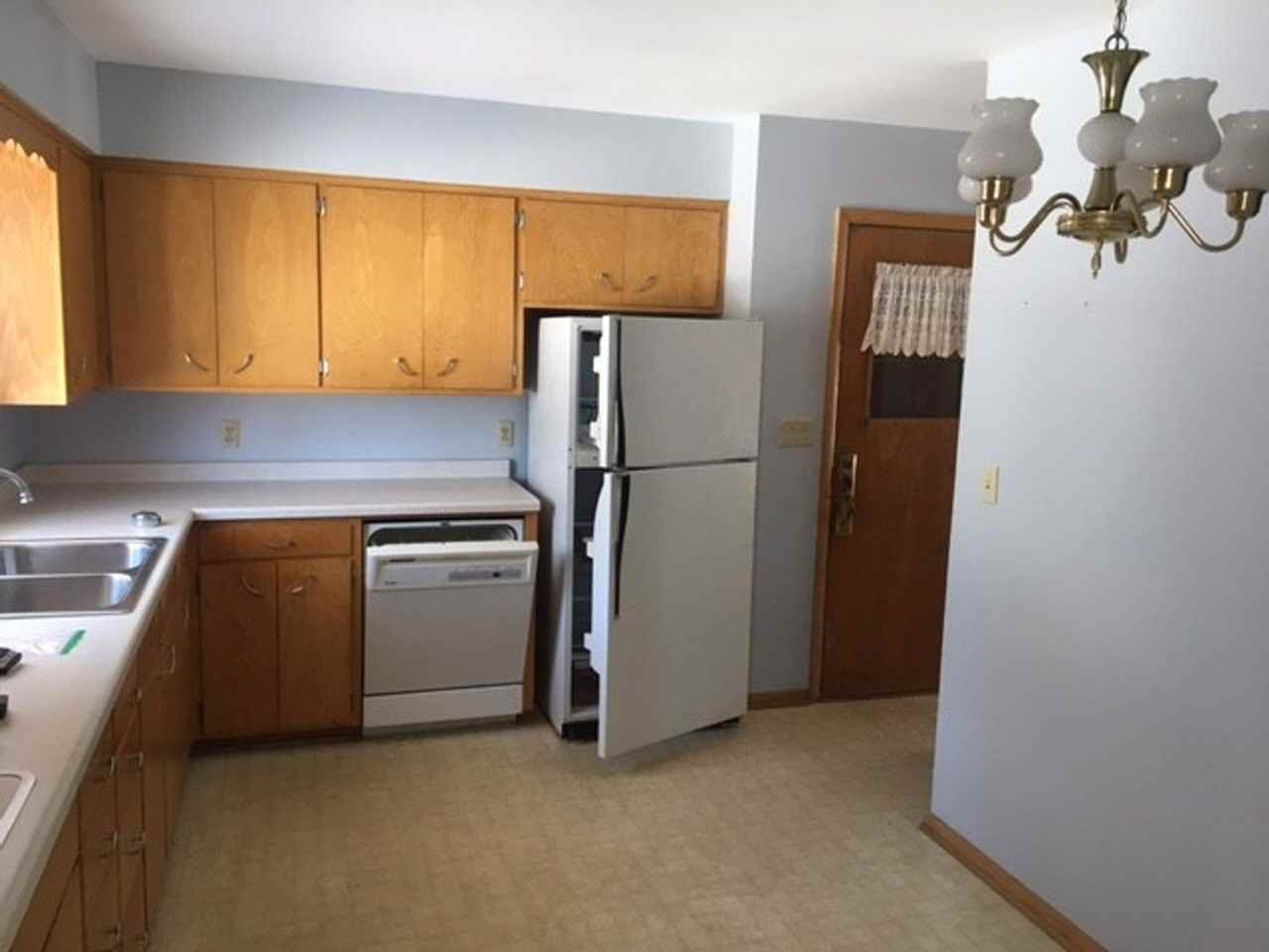 3347 State St - Photo 6 of 12