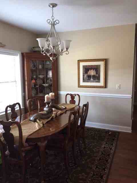 900 Davis Ln - Photo 3 of 16