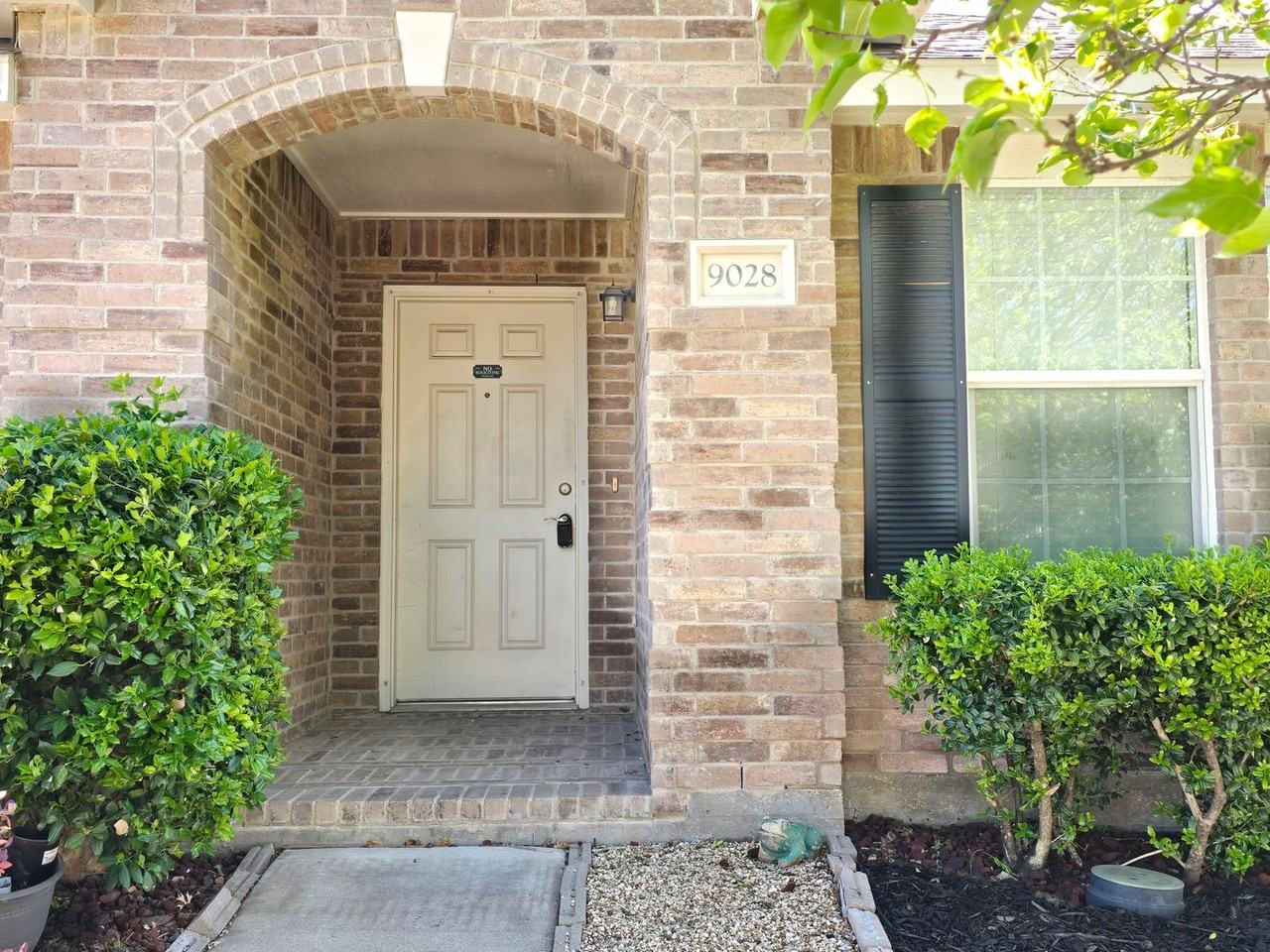 9028 Navigation Dr - Photo 2 of 41