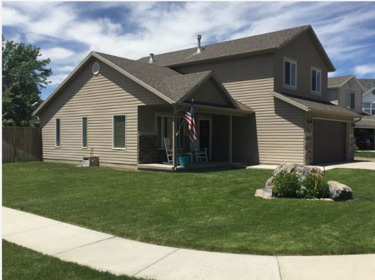 378 S 410 W - Photo 2 of 29