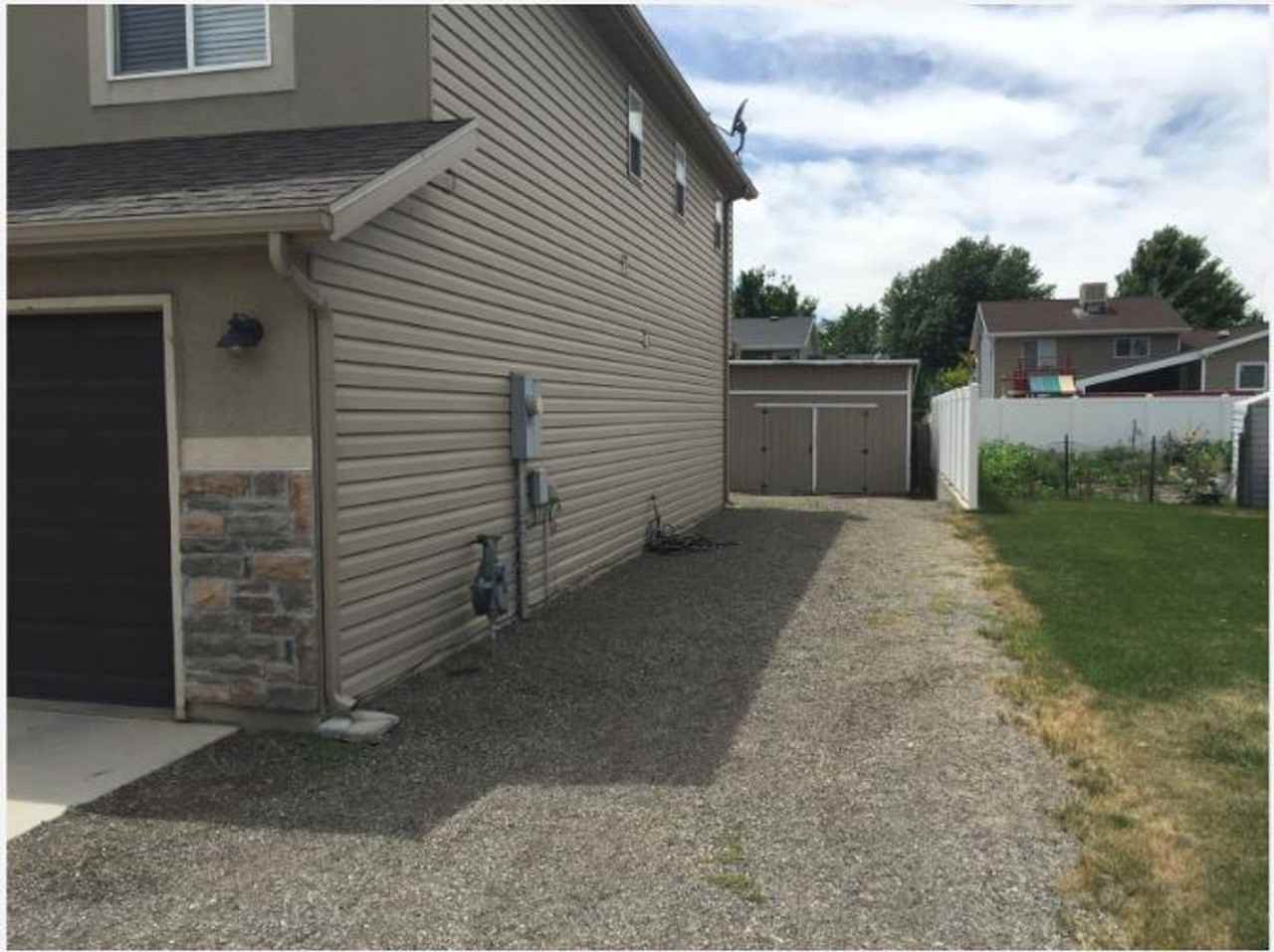 378 S 410 W - Photo 4 of 29