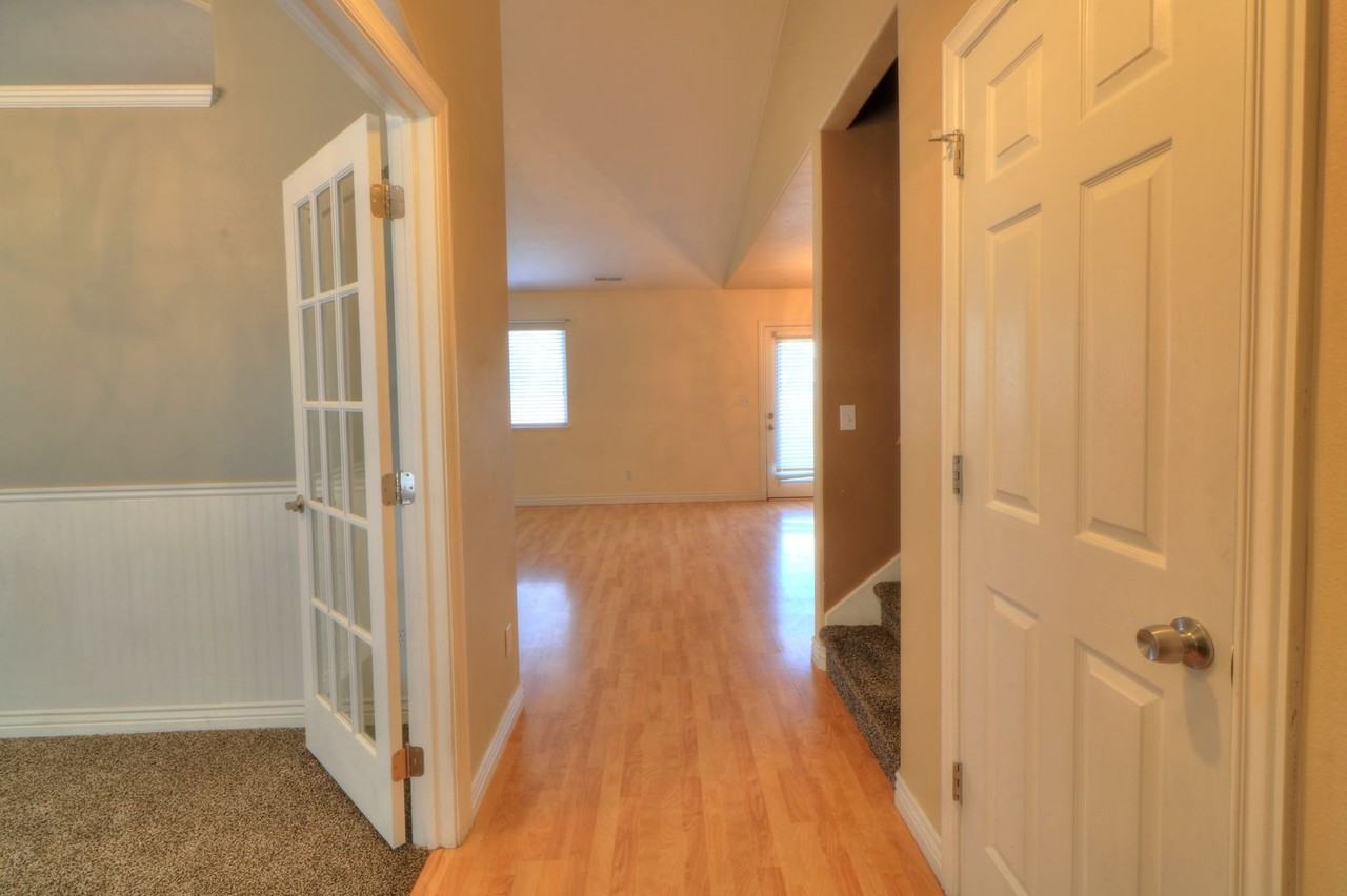 378 S 410 W - Photo 5 of 29