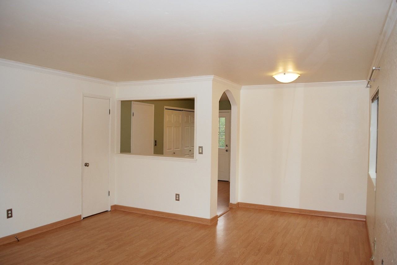 20107 14th Ave Ne - Photo 6 of 12