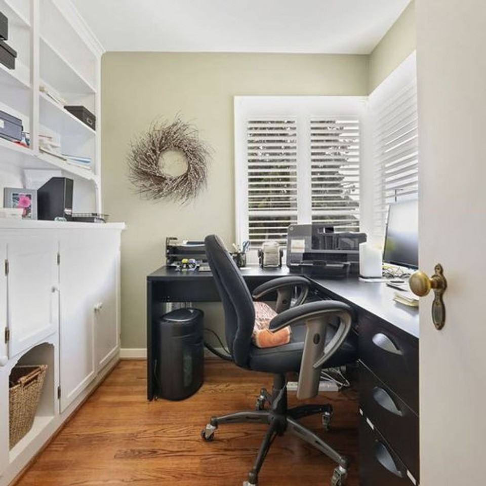 2011 Bickford Ave - Photo 5 of 12