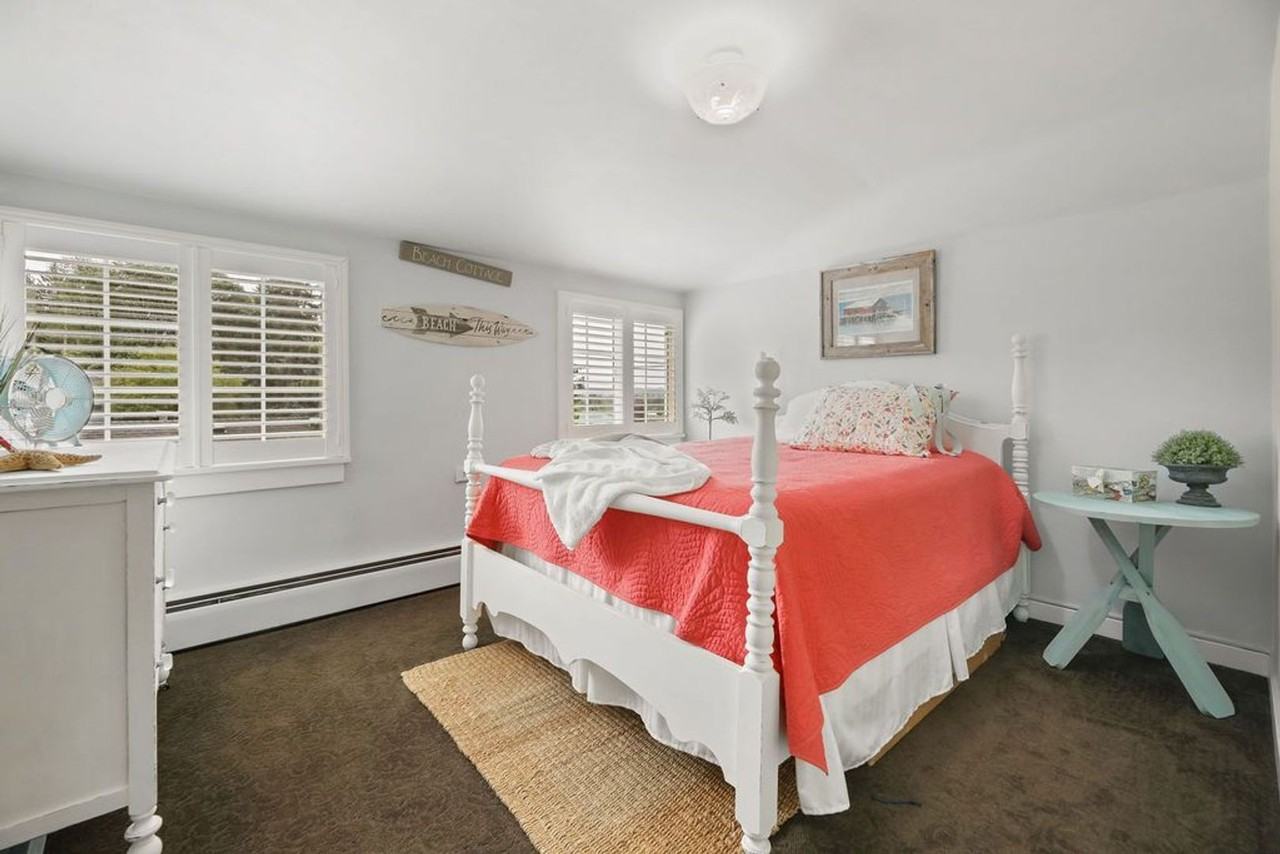 2011 Bickford Ave - Photo 7 of 12