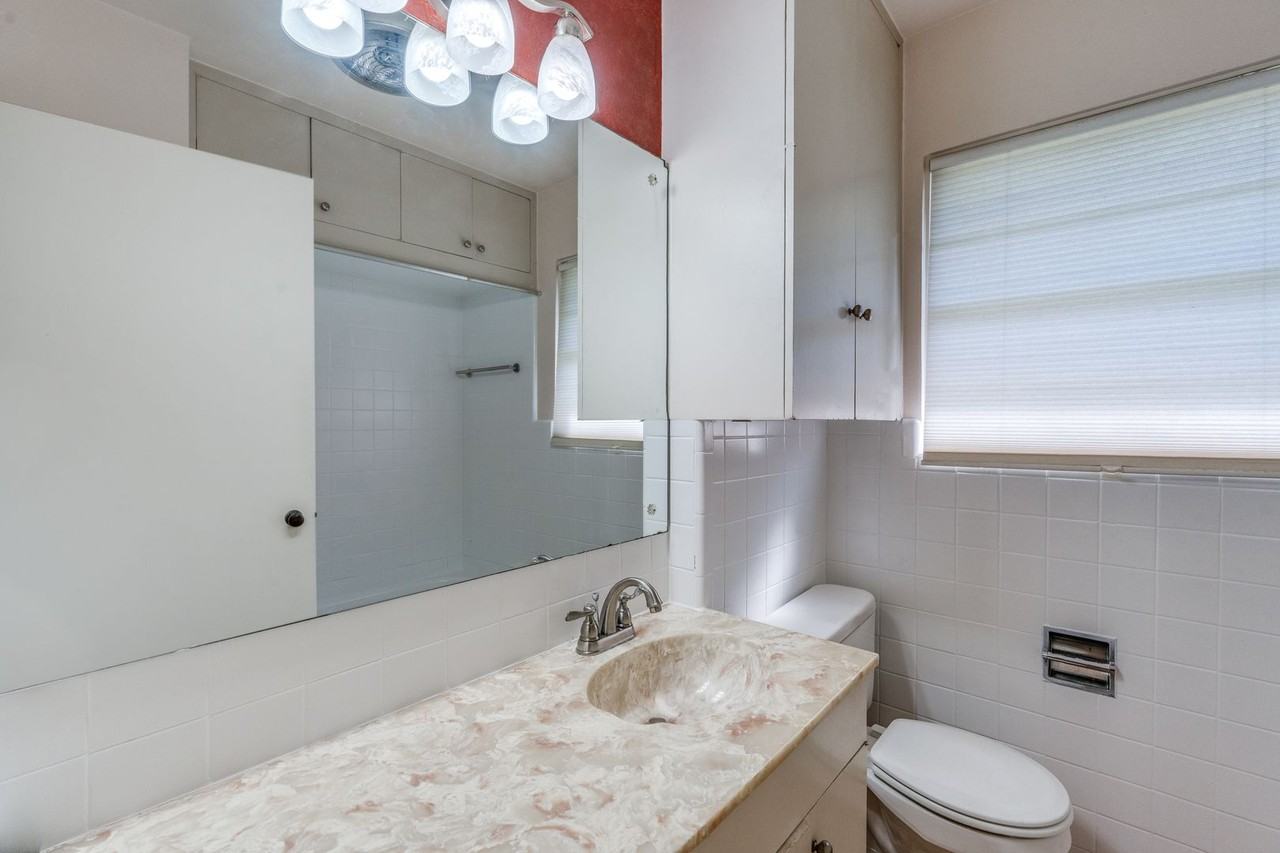 123 Westchester Dr - Photo 7 of 12