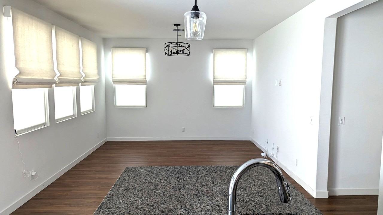 7449 Channel View St - Photo 6 of 29