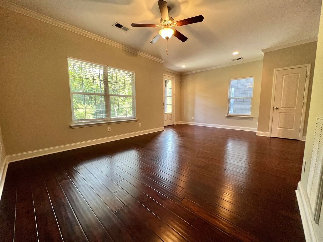 1606 Shadow Green Dr - Photo 4 of 26