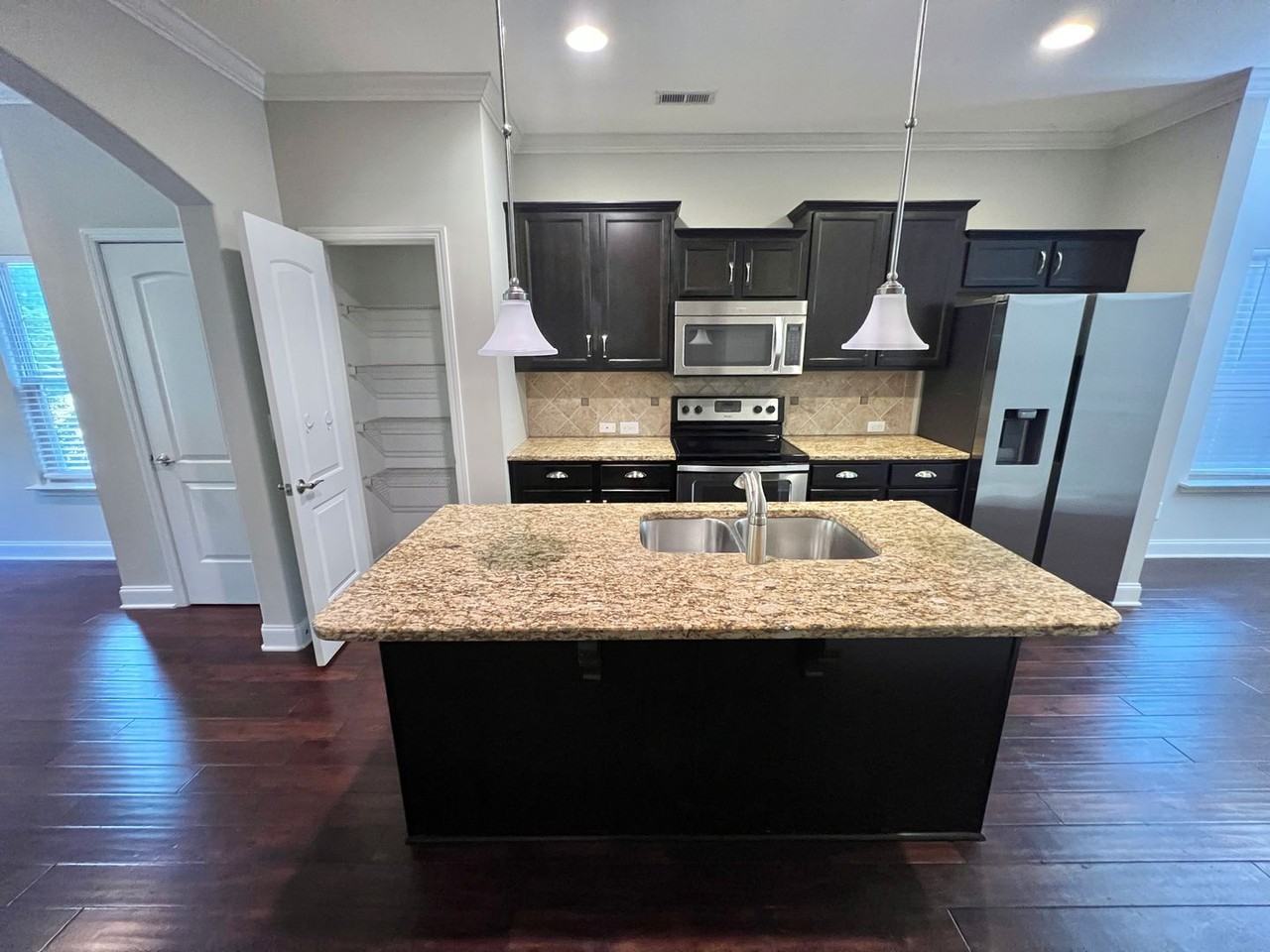 1606 Shadow Green Dr - Photo 6 of 26