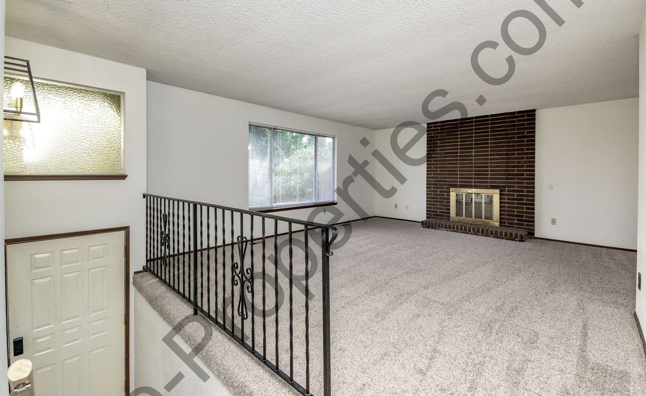 1214 S Geiger St - Photo 5 of 50