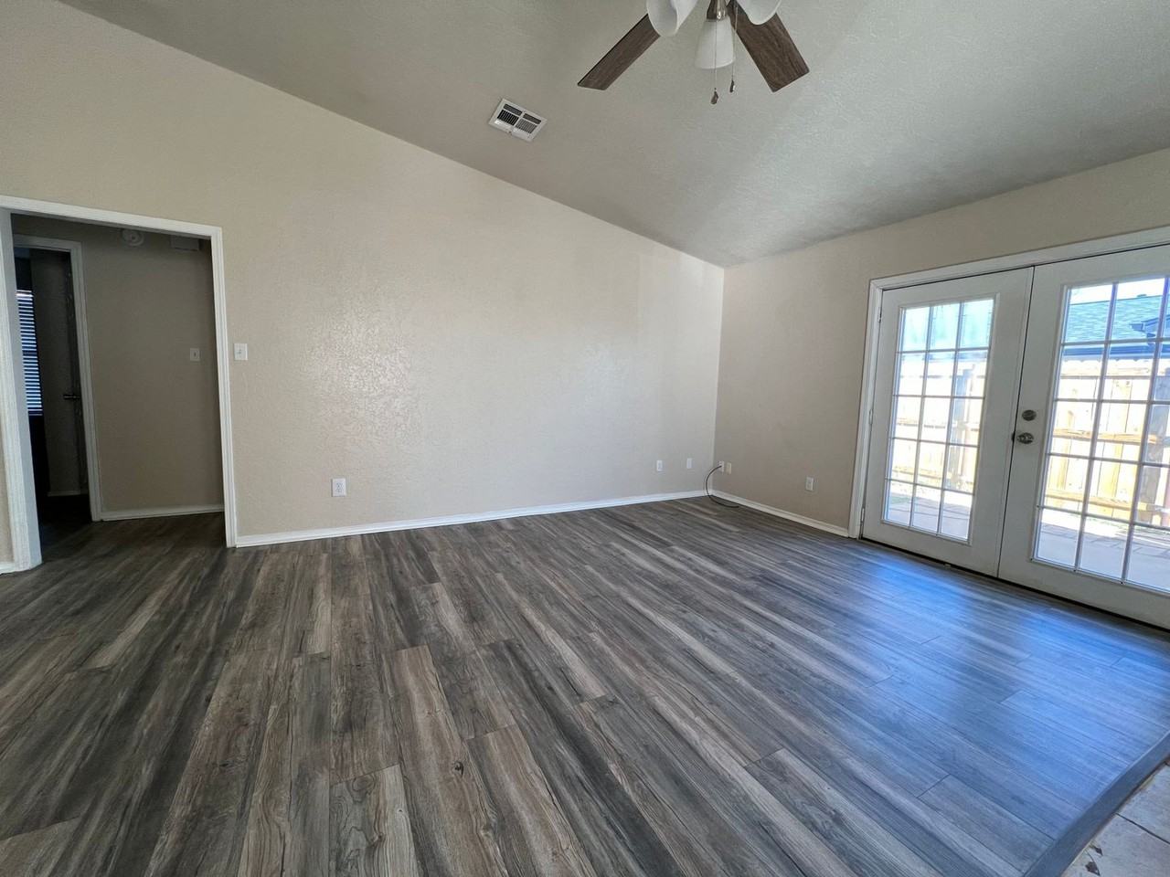 3815 Sw Hickory Ln - Photo 2 of 21