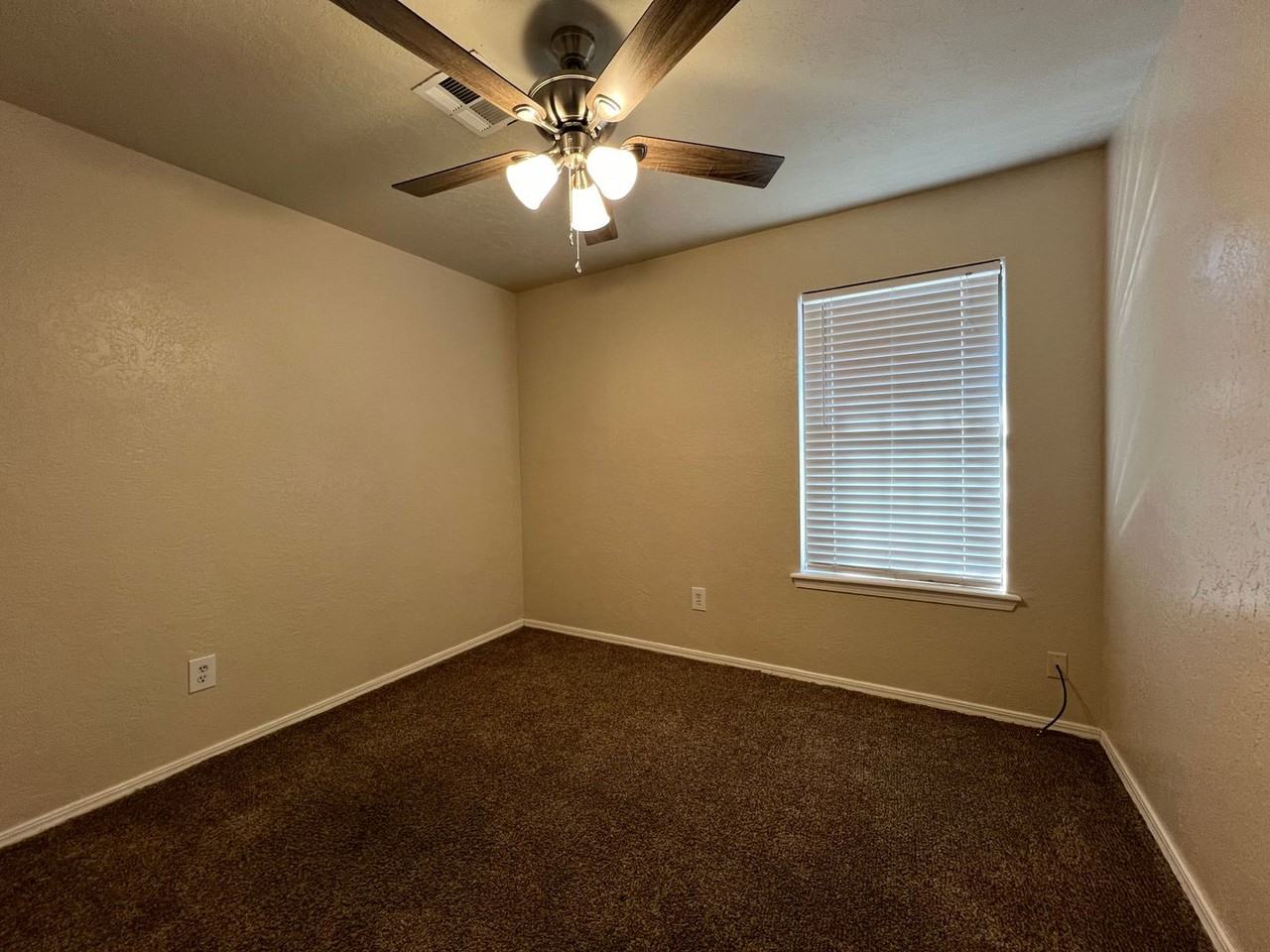 3815 Sw Hickory Ln - Photo 4 of 21