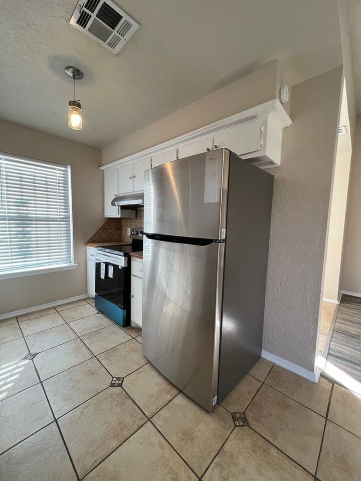 3815 Sw Hickory Ln - Photo 6 of 21