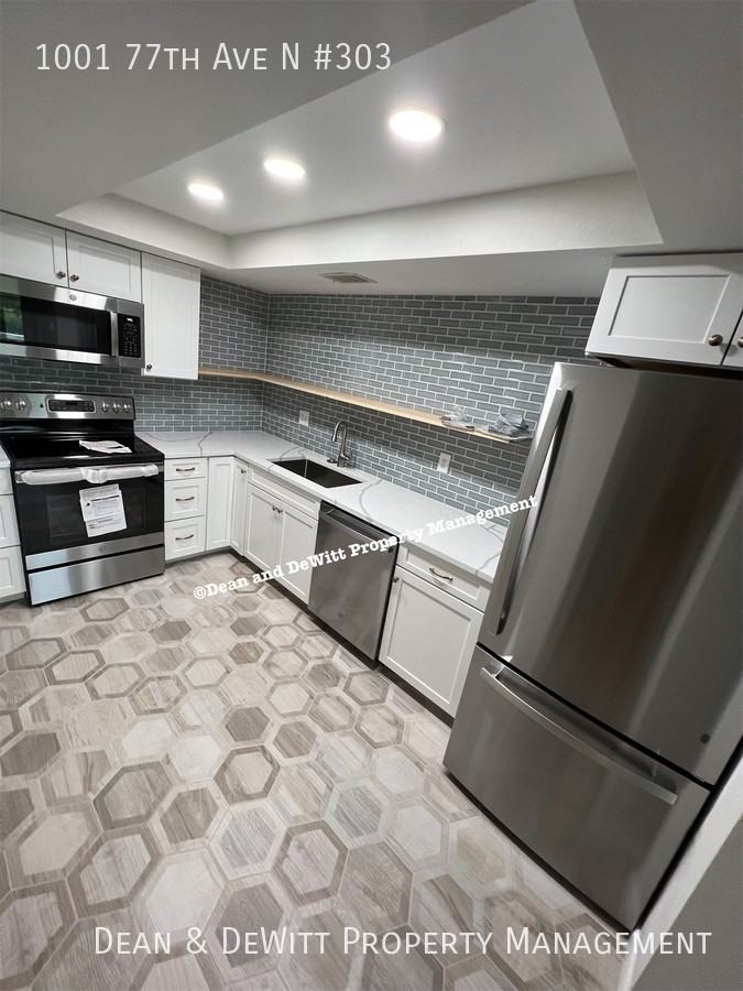 1001 77th Ave N - Photo 3 of 20