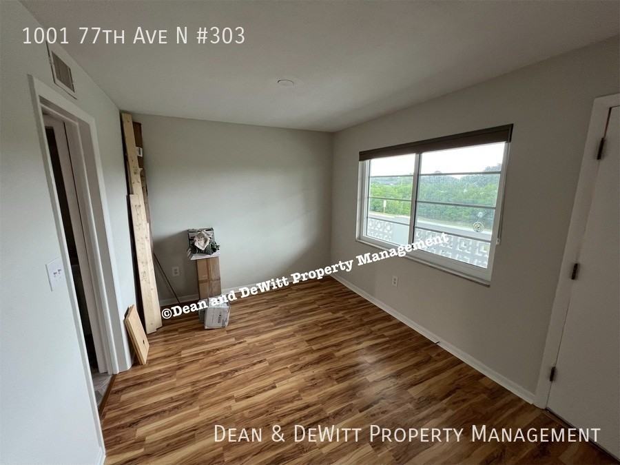 1001 77th Ave N - Photo 7 of 20