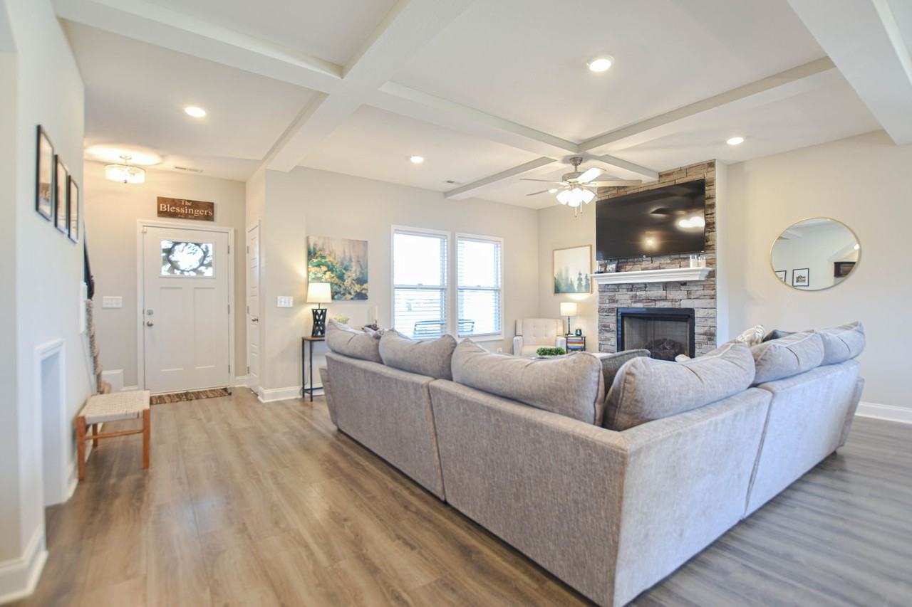 1046 Creek Way - Photo 2 of 16