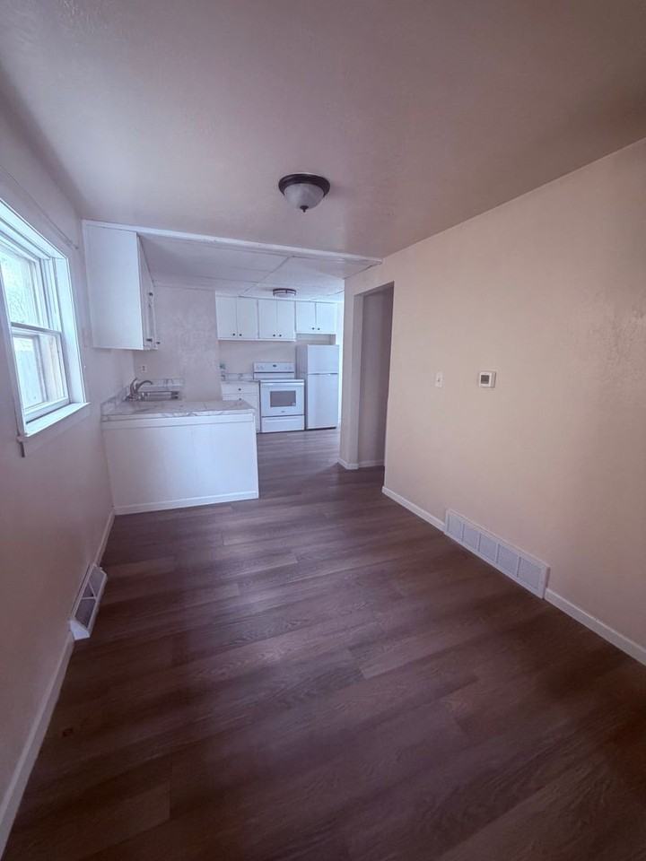 511 N Pennsylvania St - Photo 2 of 8