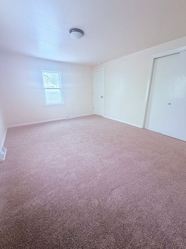 511 N Pennsylvania St - Photo 7 of 8