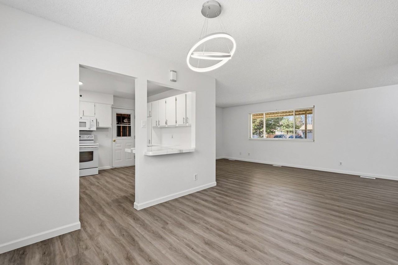 7112 S Washington St - Photo 7 of 38