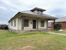 592 Bates St - Photo 1 of 1