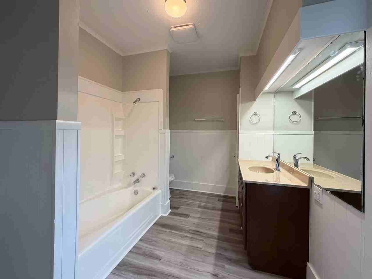 592 Bates St - Photo 6 of 10