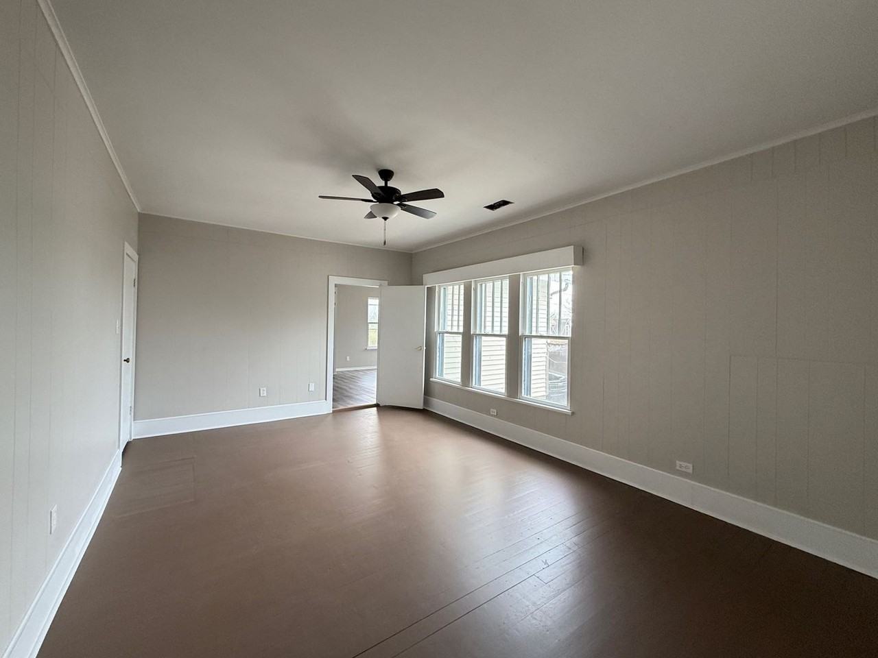 592 Bates St - Photo 7 of 10