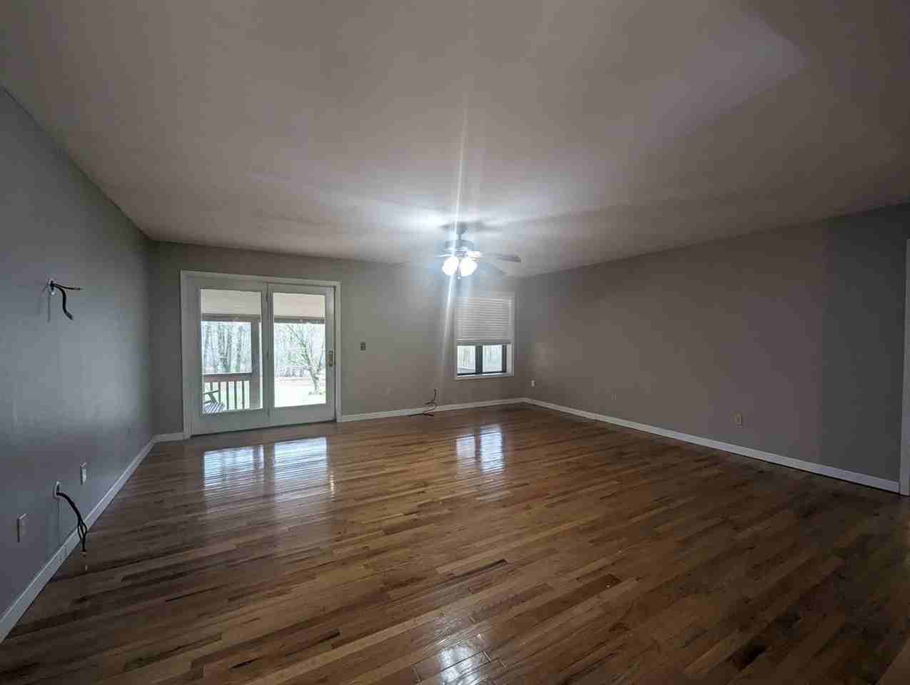 180 Pool Dr - Photo 2 of 18