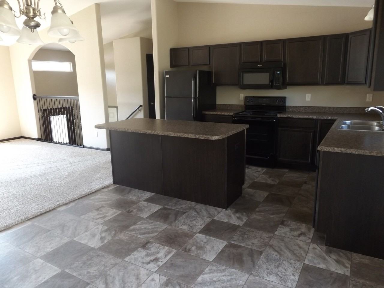 3950 Park Dr - Photo 3 of 9