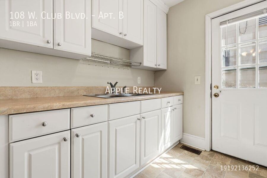 108 W Club Blvd #B - Photo 6 of 14