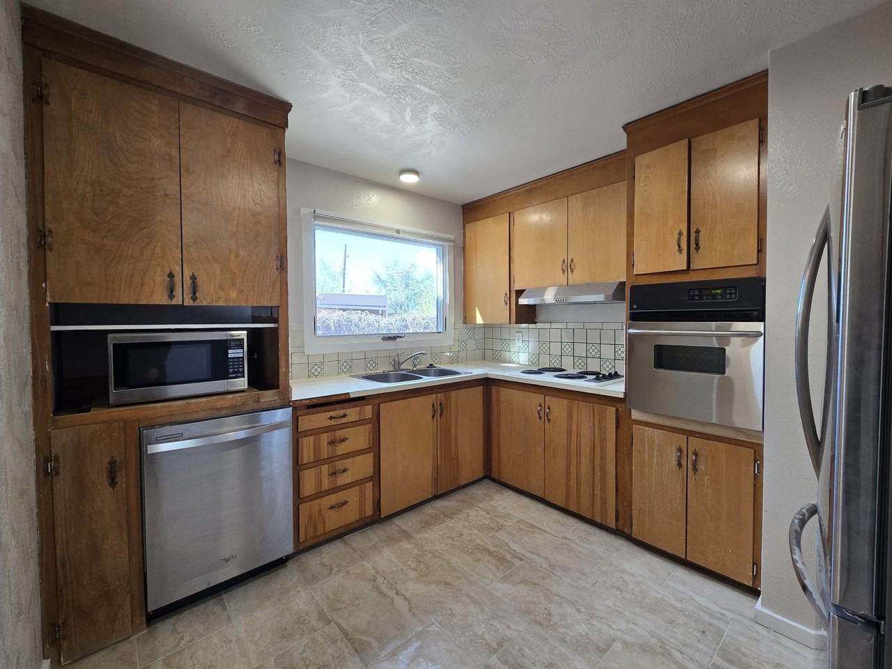 1018 Camino Carlos Rey - Photo 5 of 25