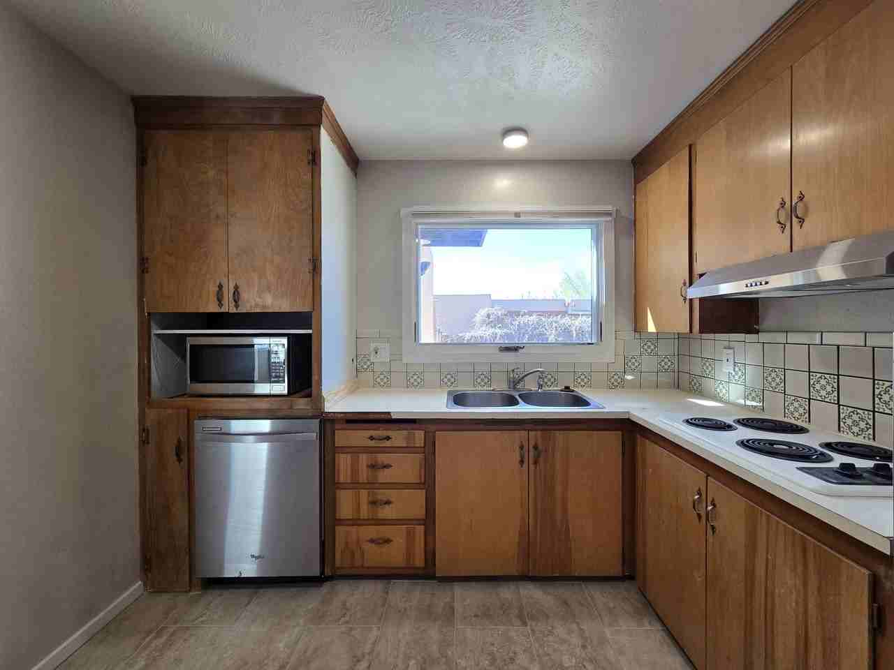 1018 Camino Carlos Rey - Photo 7 of 25